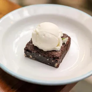 Brownie Con Helado
