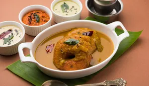 Sambar Medu Vada con Sambar y Chutney (2 Vadas)