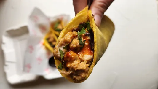 tacos de pollo encacahuatado