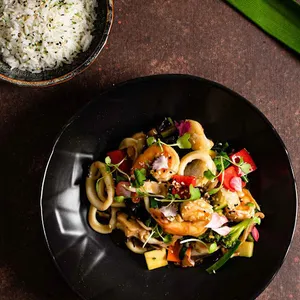 Mariscos al Wok (Tale pad khing)