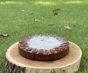 Tarta de dátil y nuez