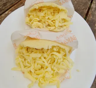 Porción Arepas de queso amarillo