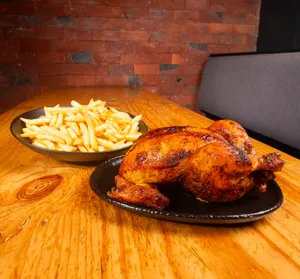 POLLO AHUMADO + PAPAS