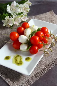 Brochetas Capresse (12 unidades)
