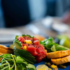 Tartaro de Atún, Mango y Palta