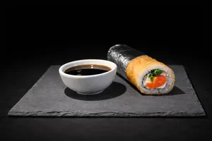 Hand Roll Salmón