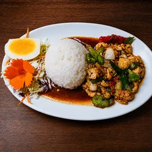 Pad Med Mamuang - Pollo