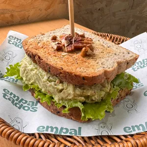 Sandwich pecanoso / 34 g proteína