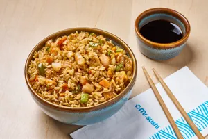 Yakimeshi Camarón – Arroz Salteado con Camarones y Verduras