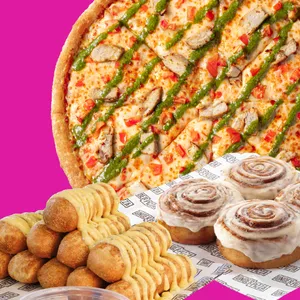 Promo de una pizza especial con unos rollitos de canela y palitos de ajos