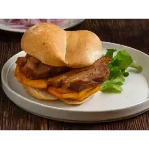 Sandwich Pan con Chicharron