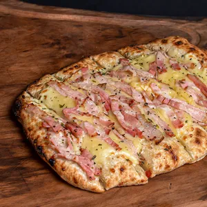 Cheesebread pancetta