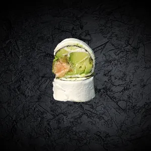 Sakee furai (Oriental) (salmón apanado, queso crema,ciboulette,palta)