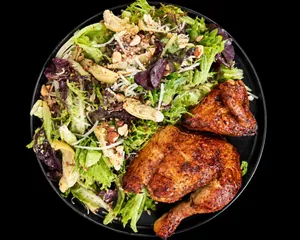 1/4 Pollo Rostizado  + Black Salad