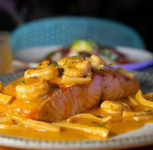 Salmón a la marinera