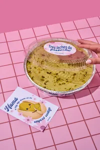 Tres Leches de Pistacho para 8 personas