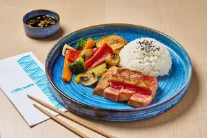 Roast Tuna - Atún Sellado, Soya Dulce y Salsa Tártara