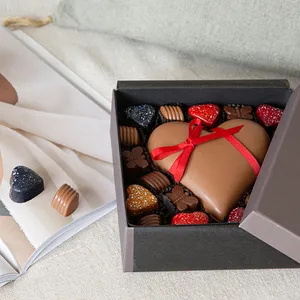 Caja Corazón sin azúcar con 20 corazones y bombones
