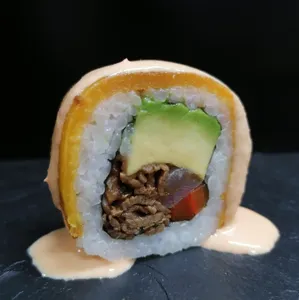 Saltado Roll (Plátano)