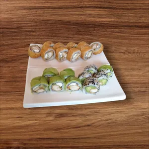 Promo Yoneu Tori - 20 piezas Todo Pollo