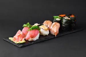 J13 Nigiri mixto