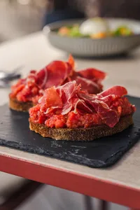 Pan Tumaca con Jamón Ibérico