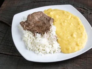 Pure con hamburguesa