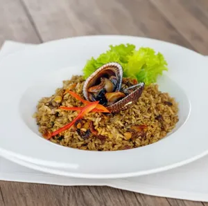 Arroz con Conchas Negras