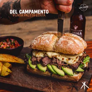 Del campamento