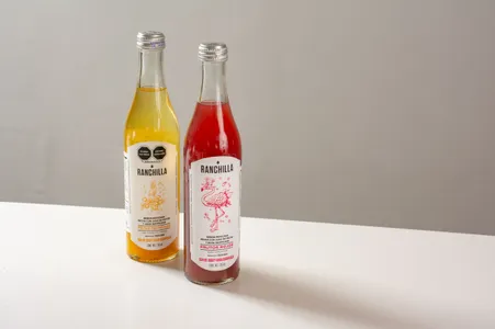 Agua mineral con jugo