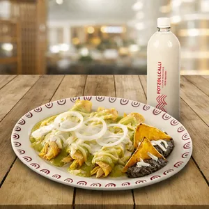 Enchiladas + Agua