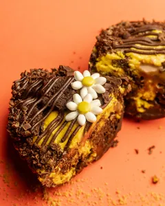 Medio huevo de Lúcuma Brownie