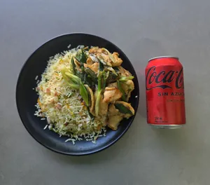 Elige tu colación + bebida en lata