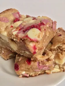 Blondies de frambuesas con cheesecake (6 pzas)