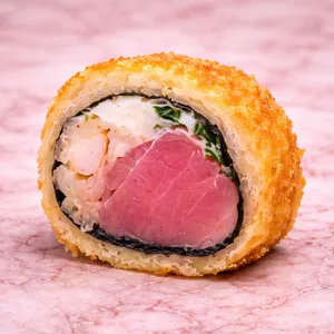 SIN ARROZ: Atún, camarón tempu, queso y cebollín, envuelto en panko