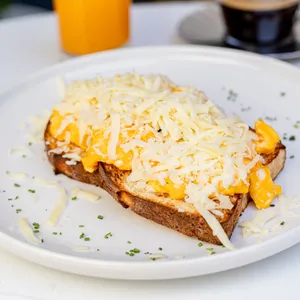 Tostadas Huevos Revueltos Con Queso