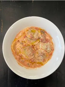 Sorrentinos ricotta y espínaca a la Rosa