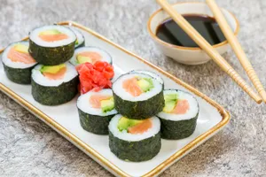 Sake maki roll
