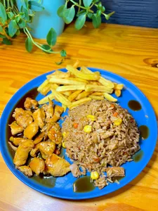 Arroz al wok + Pollo Teriyaki + Papas Fritas