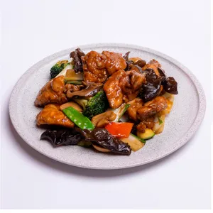 Pollo En Trozo Con Hongos Y Verduras