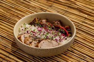 Donburi de Solomito de Cerdo (Bowl)