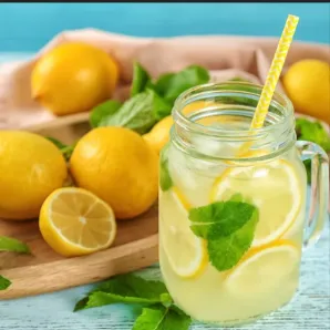 Limonada menta jengibre
