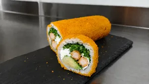 Handroll de 1 kilo, camarón, cebollin