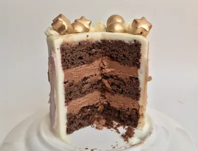 Pastel de chocolate con queso