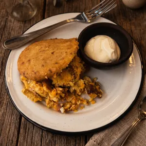 Arepa con Chicharrón Crocante