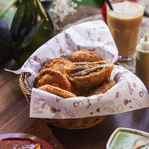 Pastelito de asado negro
