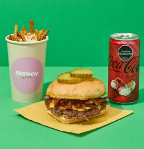 Combo Hamburguesa FatBoy Cheese & Bacon