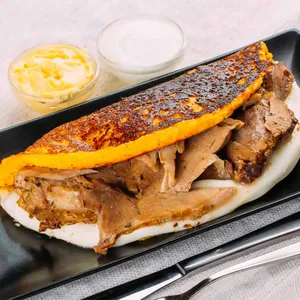 Cachapa Rumbera (Cerdo&Queso)
