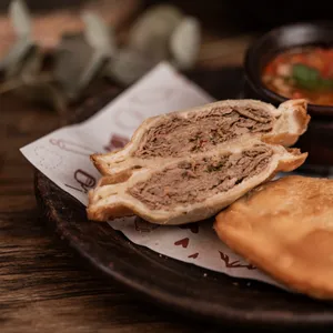 Pastelito de carne mechada