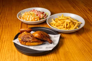 1/2 POLLO CON PAPAS + ENSALADA